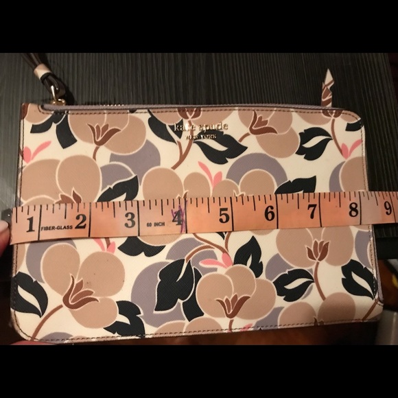 Kate Spade Brand New with tags floral wristlet - Picture 3 of 7